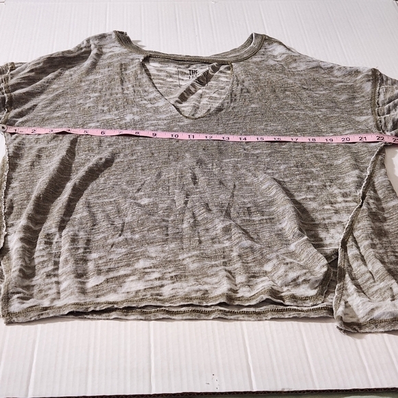 We The Free Tee Cut Out Jordan Sage Distressed V-Neck Burnout Oversized Size S - Picture 11 of 15